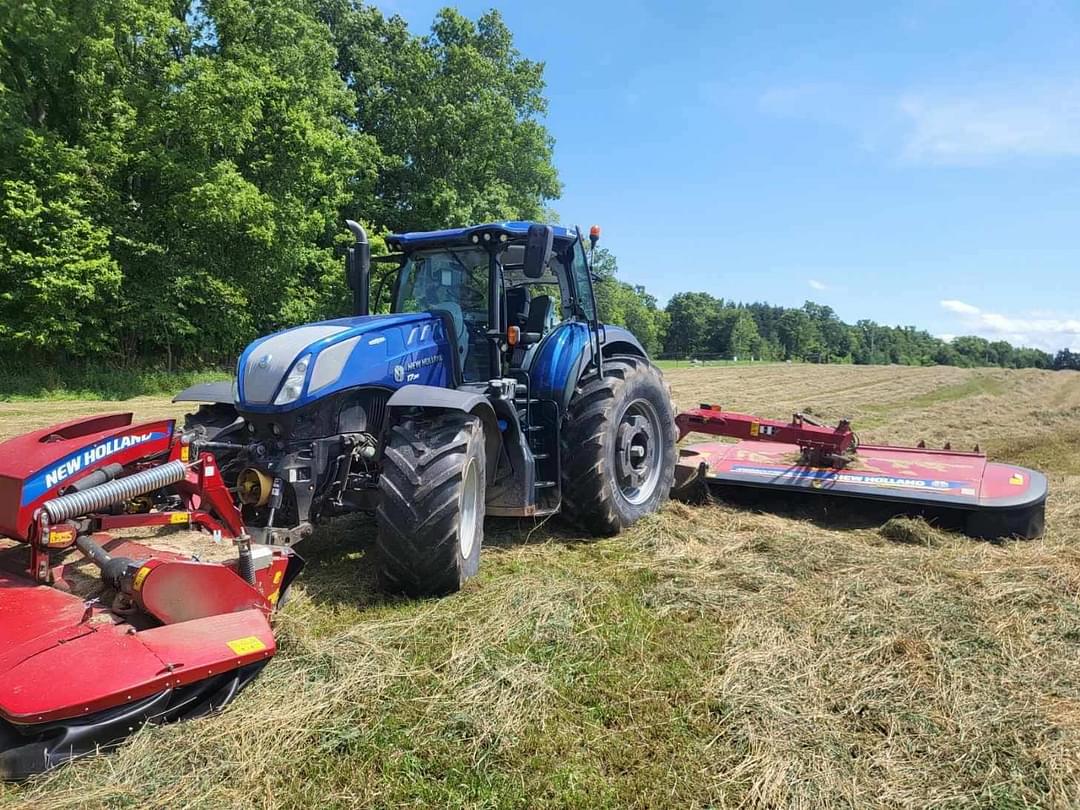 Image of New Holland Megacutter 533/Megacutter 512 Primary image