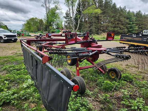 Image of New Holland 3223 equipment image 1