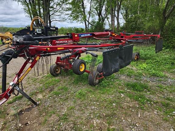 Image of New Holland 3223 equipment image 3