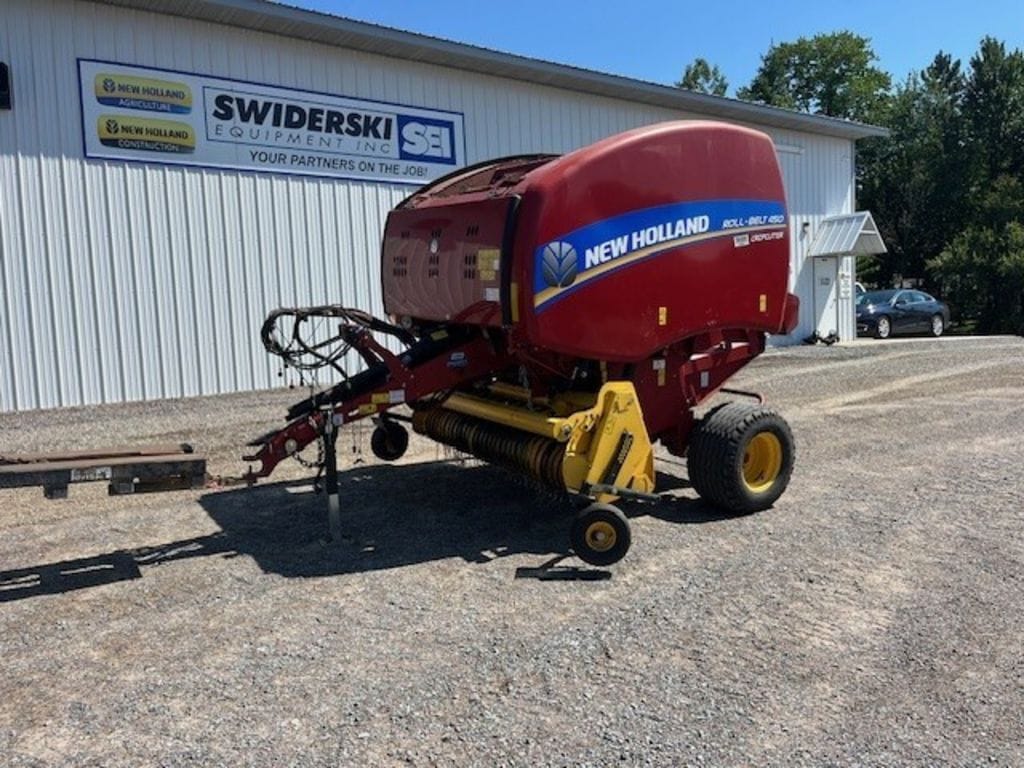 2019 New Holland RB450 CropCutter Equipment Image0