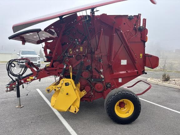 Image of New Holland RB450 equipment image 2