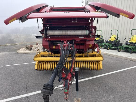 Image of New Holland RB450 CropCutter equipment image 4