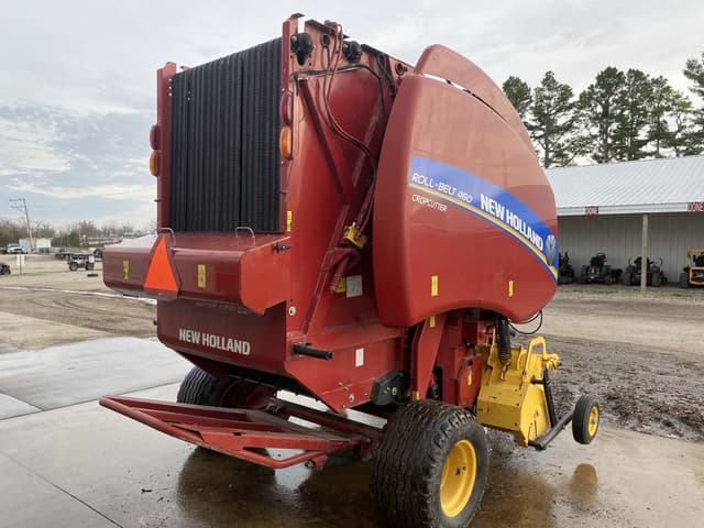 Image of New Holland RB460 CropCutter equipment image 4