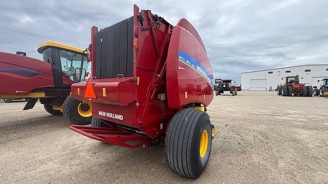 Image of New Holland RB460 equipment image 4