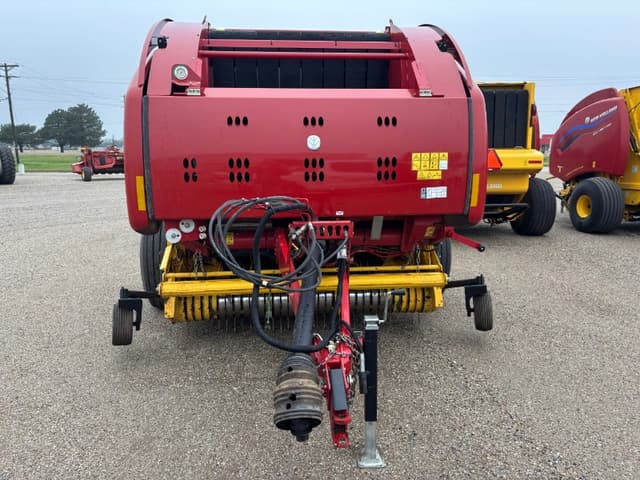 Image of New Holland RB560 Specialty Crop Plus equipment image 1