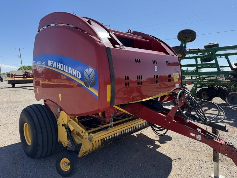 2019 New Holland RB560 Equipment Image0