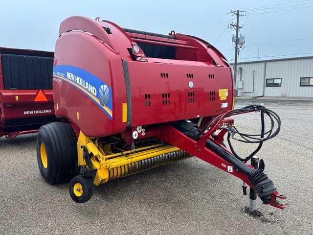 Image of New Holland RB560 Specialty Crop equipment image 2