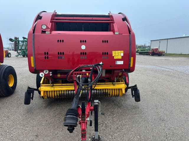 Image of New Holland RB560 Specialty Crop equipment image 1