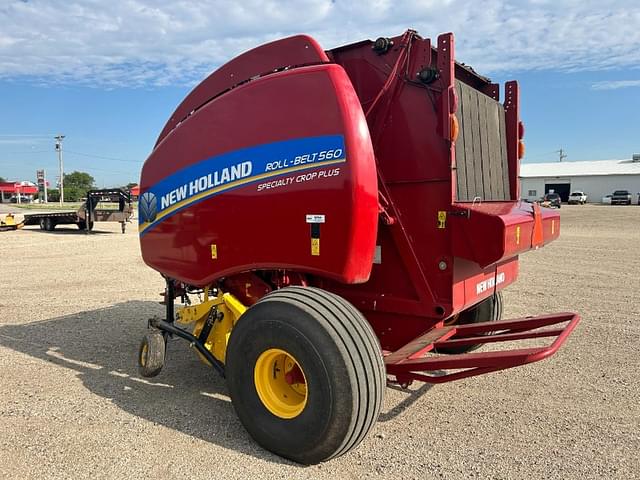 Image of New Holland RB560 equipment image 2