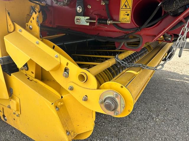 Image of New Holland RB560 equipment image 4