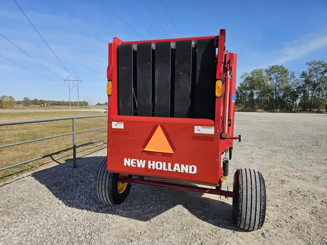 Image of New Holland RF450 Utility equipment image 4