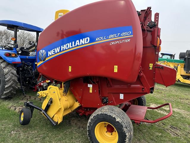 Image of New Holland RB450 CropCutter equipment image 1