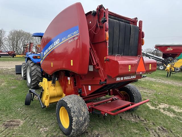 Image of New Holland RB450 CropCutter equipment image 2