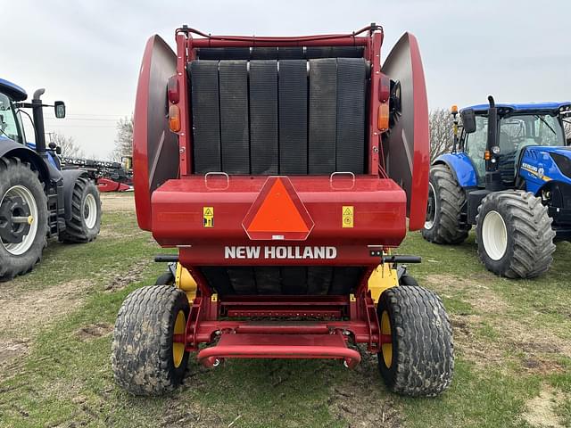 Image of New Holland RB450 CropCutter equipment image 3