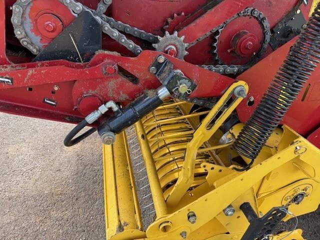 Image of New Holland RB450 equipment image 4