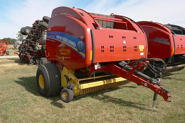 Image of New Holland RB560 Specialty Crop Plus equipment image 1