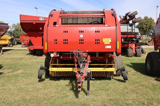 Image of New Holland RB560 Specialty Crop Plus equipment image 2