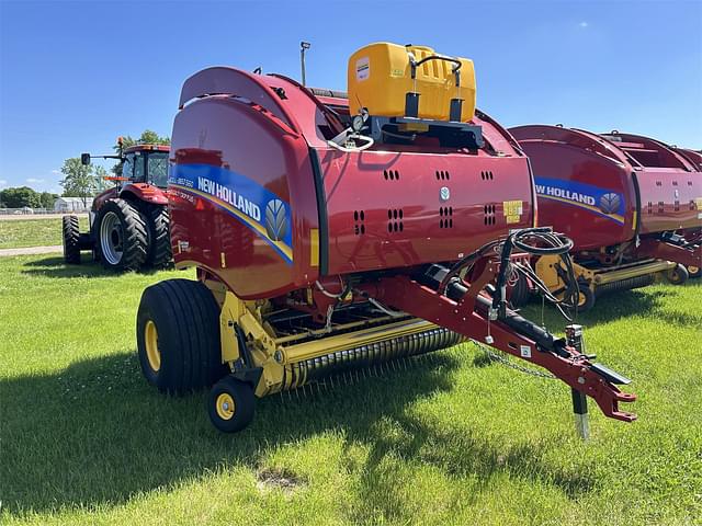 Image of New Holland RB560 Specialty Crop Plus equipment image 1