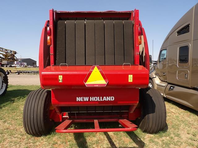 Image of New Holland RB560 equipment image 3