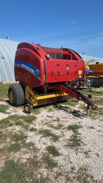 Main image New Holland RB560