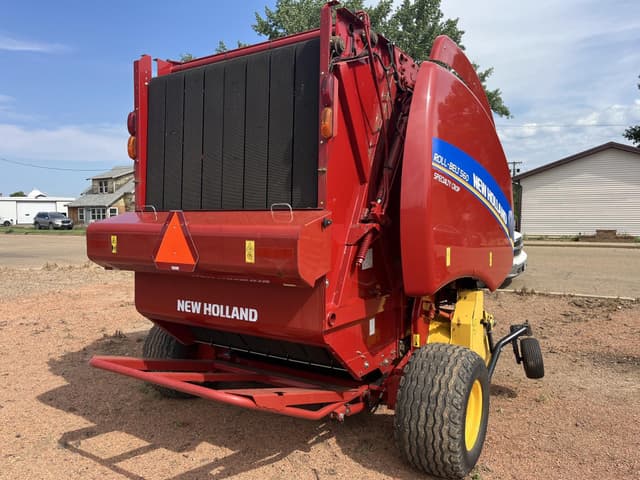 Image of New Holland RB560 equipment image 4