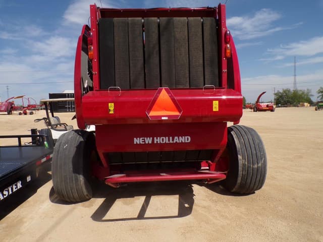 Image of New Holland RB560 Specialty Crop Plus equipment image 4