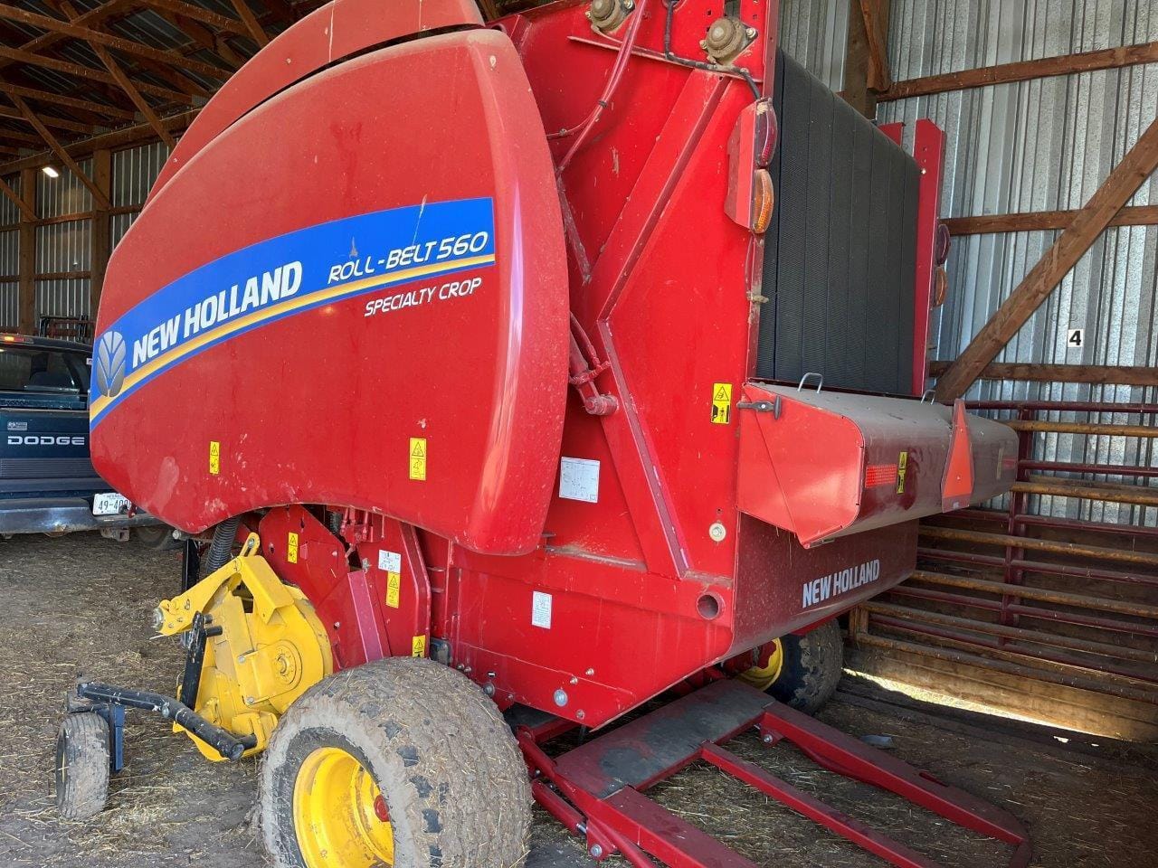 Main image New Holland RB560