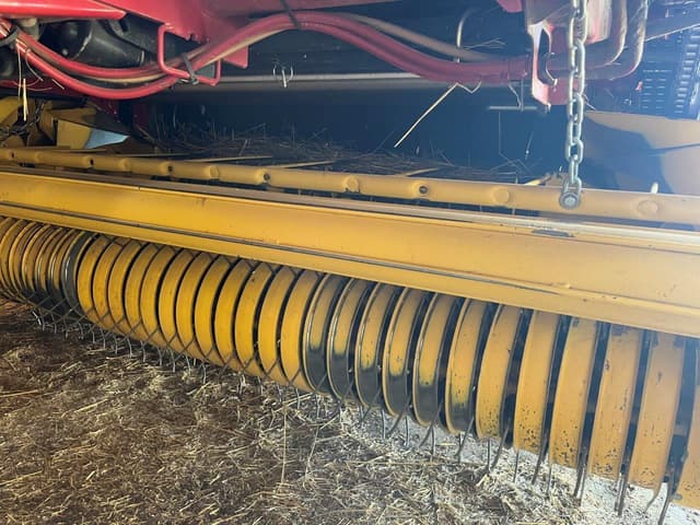 Image of New Holland RB560 equipment image 3