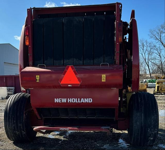 Image of New Holland RB560 Specialty Crop Plus equipment image 4