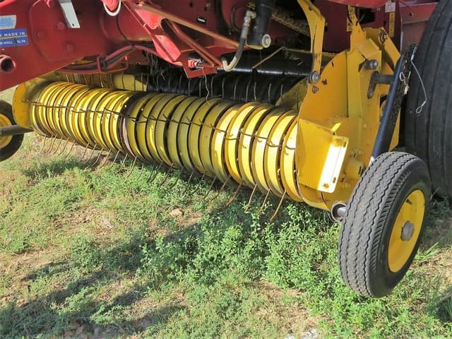 Image of New Holland RB460 equipment image 3