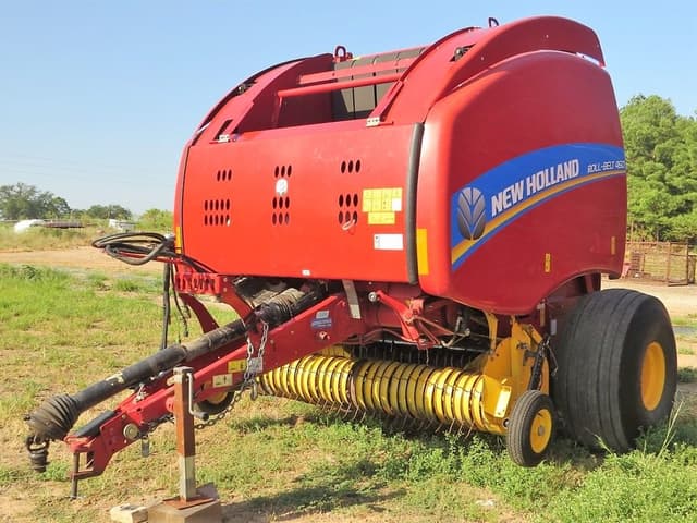Image of New Holland RB460 equipment image 2