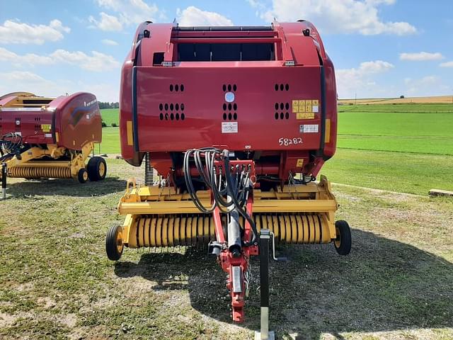 Image of New Holland RB460 equipment image 1