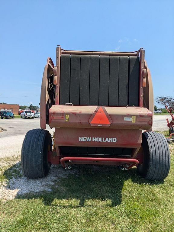 Image of New Holland RB560 Specialty Crop equipment image 4