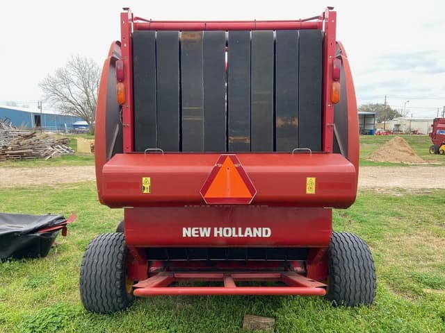 Image of New Holland RB560 equipment image 3