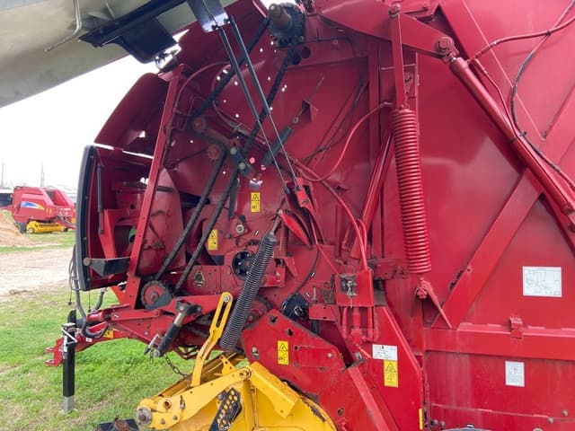Image of New Holland RB560 equipment image 4