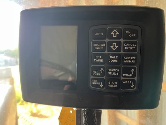 Image of New Holland RB560 equipment image 4