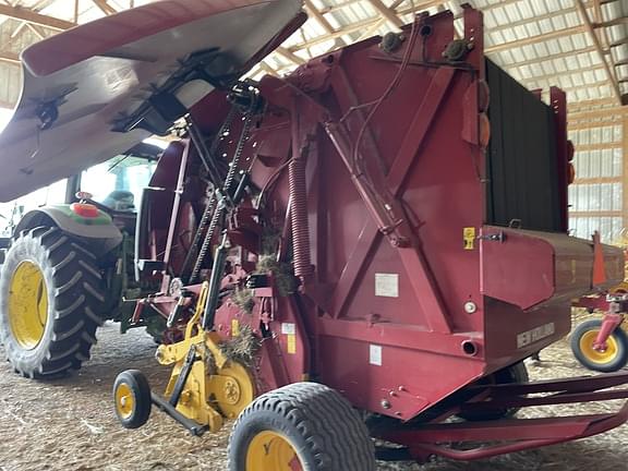 Image of New Holland RB560 equipment image 4