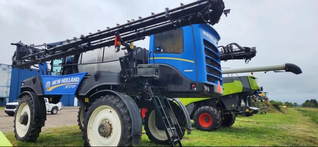Image of New Holland SP370F equipment image 3
