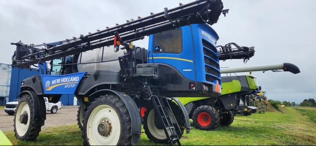 Image of New Holland SP370F equipment image 3