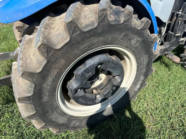 Image of New Holland T3.70F equipment image 4