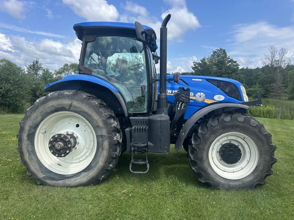 2019 New Holland T7.260 Equipment Image0