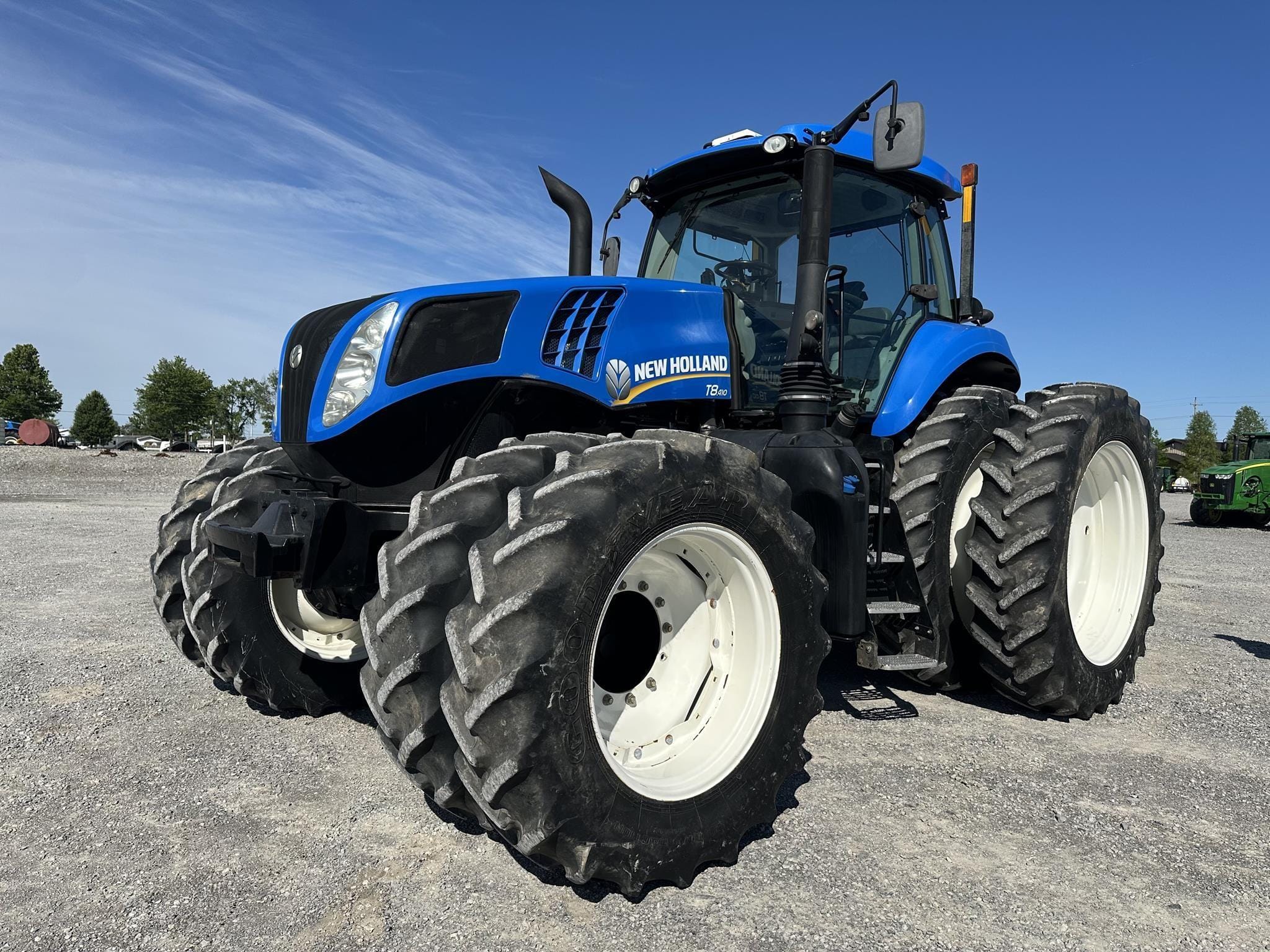 2019 New Holland T8.410 Equipment Image0