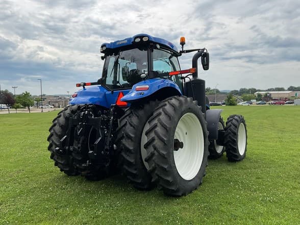 Image of New Holland T8.410 equipment image 4