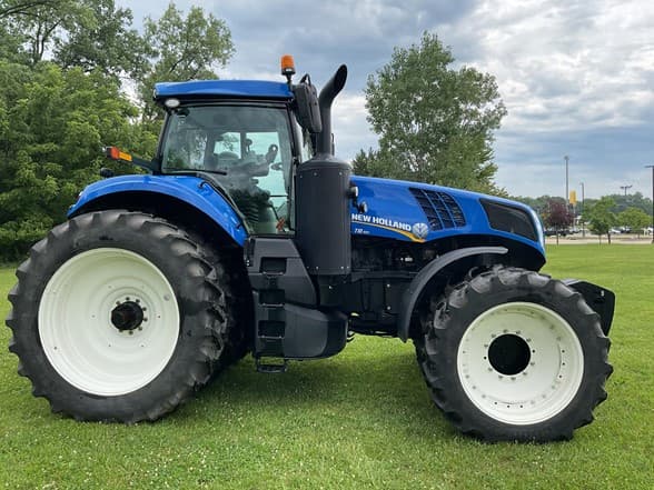 Image of New Holland T8.410 equipment image 3