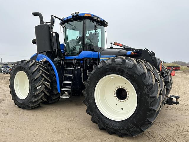 Image of New Holland T9.700 equipment image 2