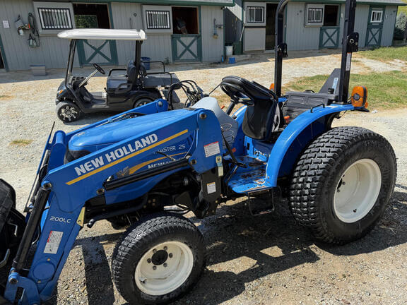 Image of New Holland Workmaster 25 equipment image 4