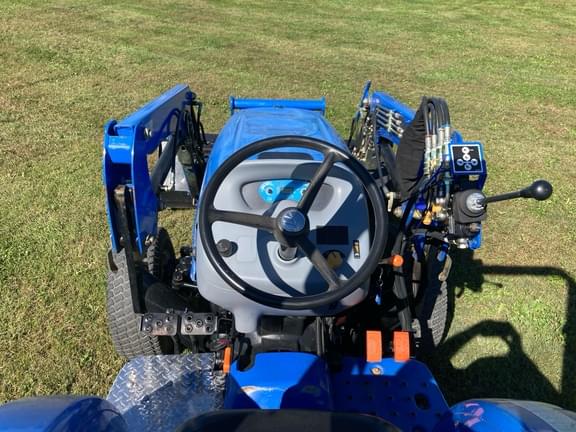 Image of New Holland Workmaster 25 equipment image 4