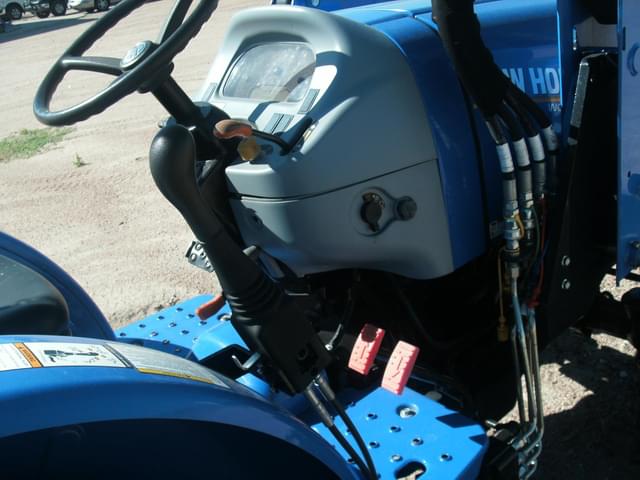 Image of New Holland Workmaster 40 equipment image 4