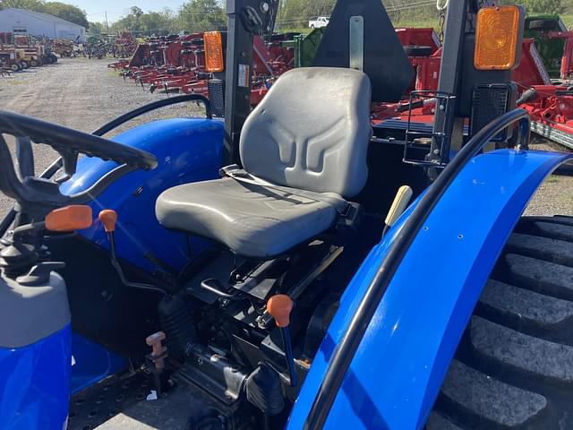 Image of New Holland Workmaster 60 equipment image 4