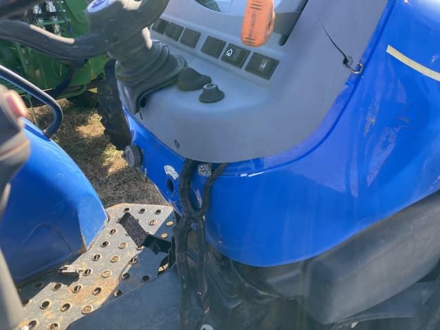 Image of New Holland Workmaster 60 equipment image 4